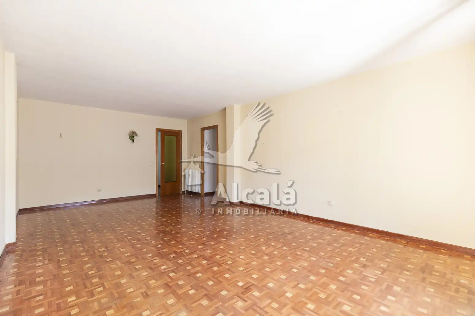 Piso en venta en Alcalá de Henares con Calefacción, Parquet y Terraza