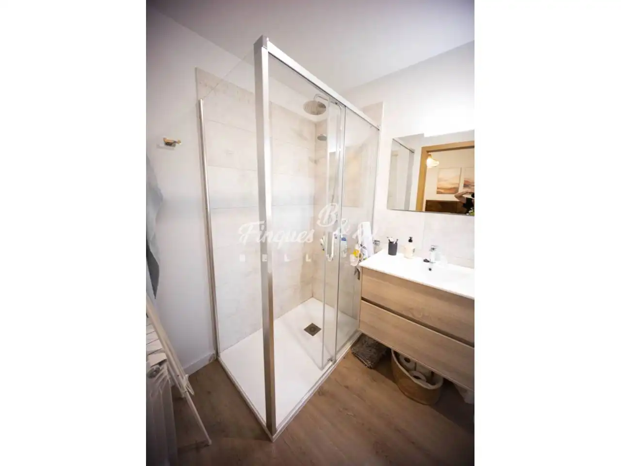 Baño de Apartamento en venta en Bellver de Cerdanya con Aire acondicionado, Calefacción y Parquet
