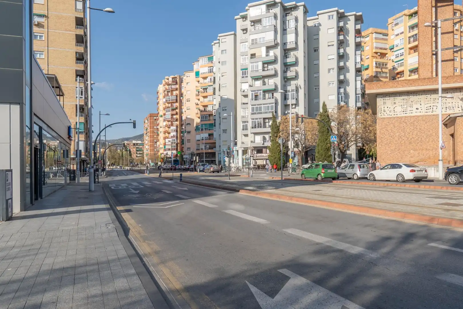 Vista exterior de Pis en venda en Granada amb Aire condicionat i Balcó
