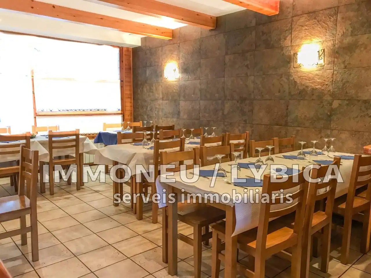 Local en venta en Alp