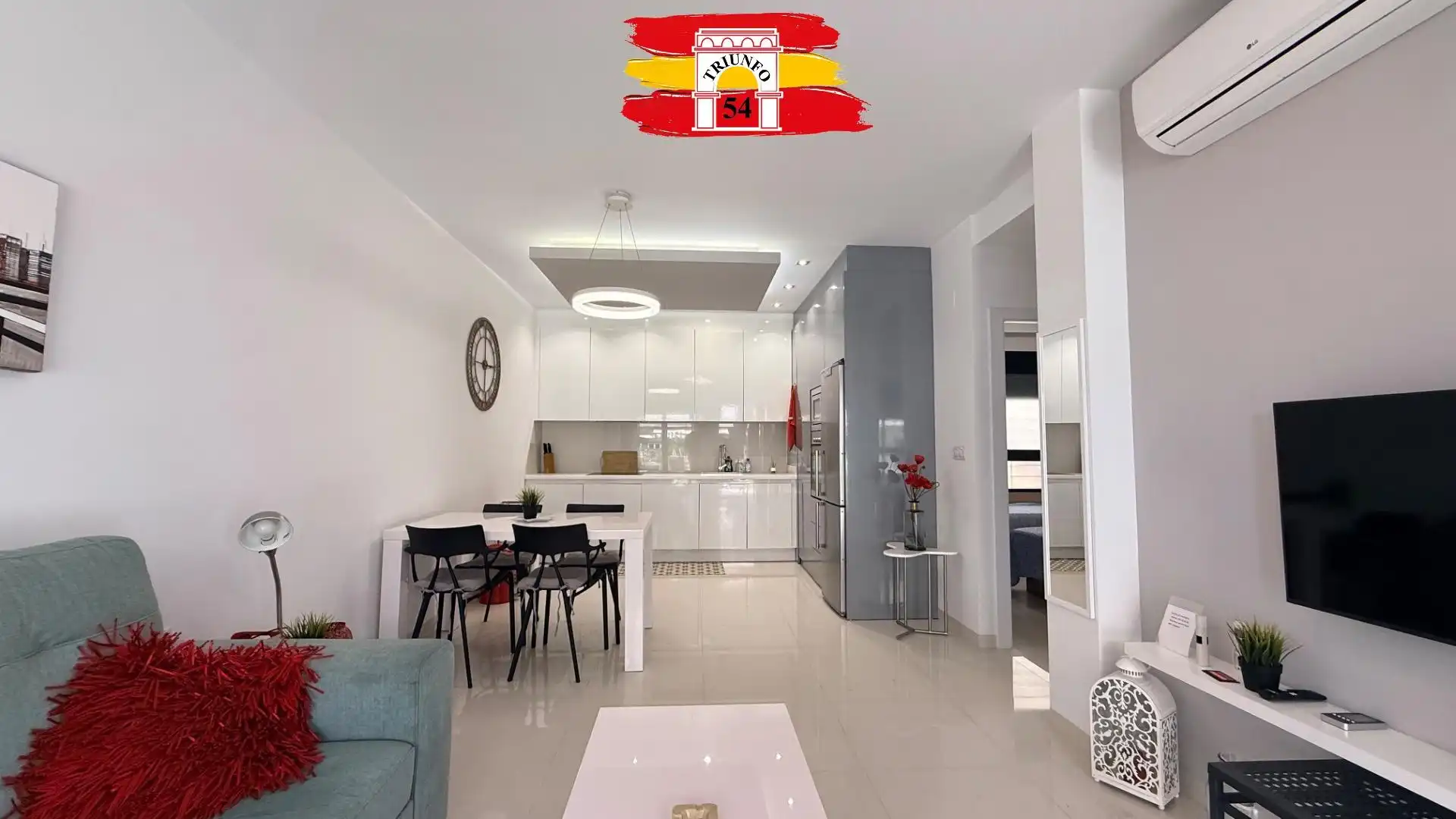 Sala d'estar de Casa o xalet en venda en Pilar de la Horadada amb Aire condicionat, Terrassa i Moblat