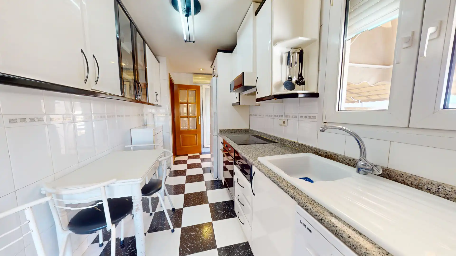 Flat with terrace for sale in Calle Jardines, imagen 10