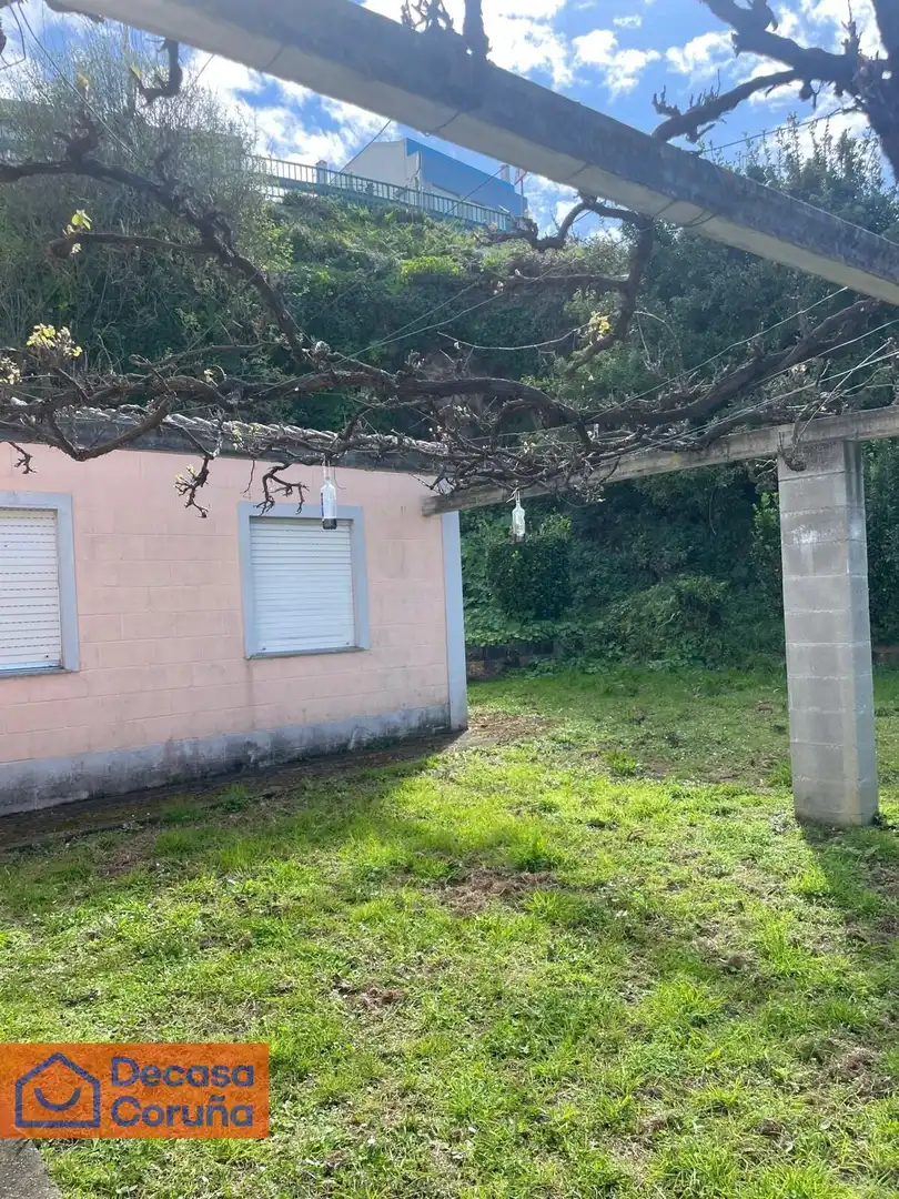 Vista exterior de Casa o chalet en venta en A Laracha   con Jardín privado y Terraza