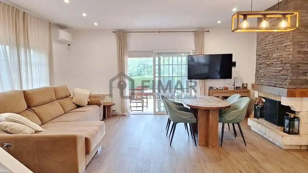 Sala de estar de Casa o chalet en venta en Vilassar de Dalt con Aire acondicionado, Calefacción y Jardín privado