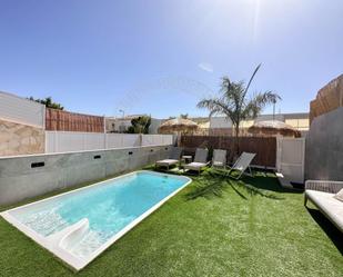 Piscina de Casa adosada en venda en San Bartolomé de Tirajana amb Aire condicionat, Terrassa i Piscina