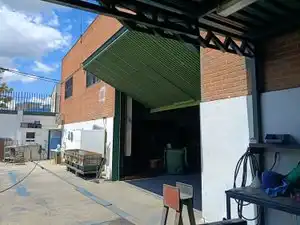 Vista exterior de Nave industrial en venta en Leganés con Calefacción y Alarma