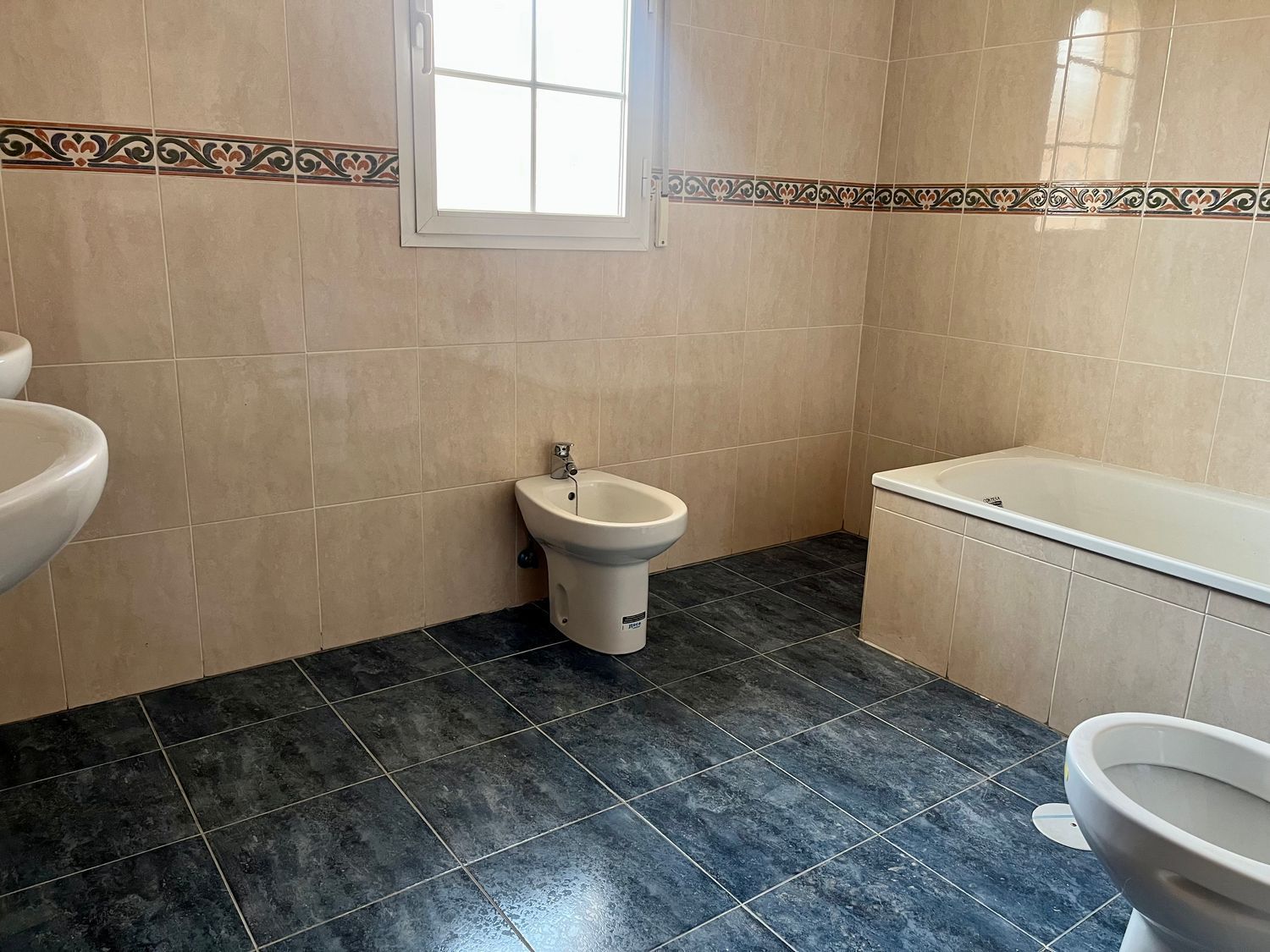 Bathroom of House or chalet for sale in Churriana de la Vega