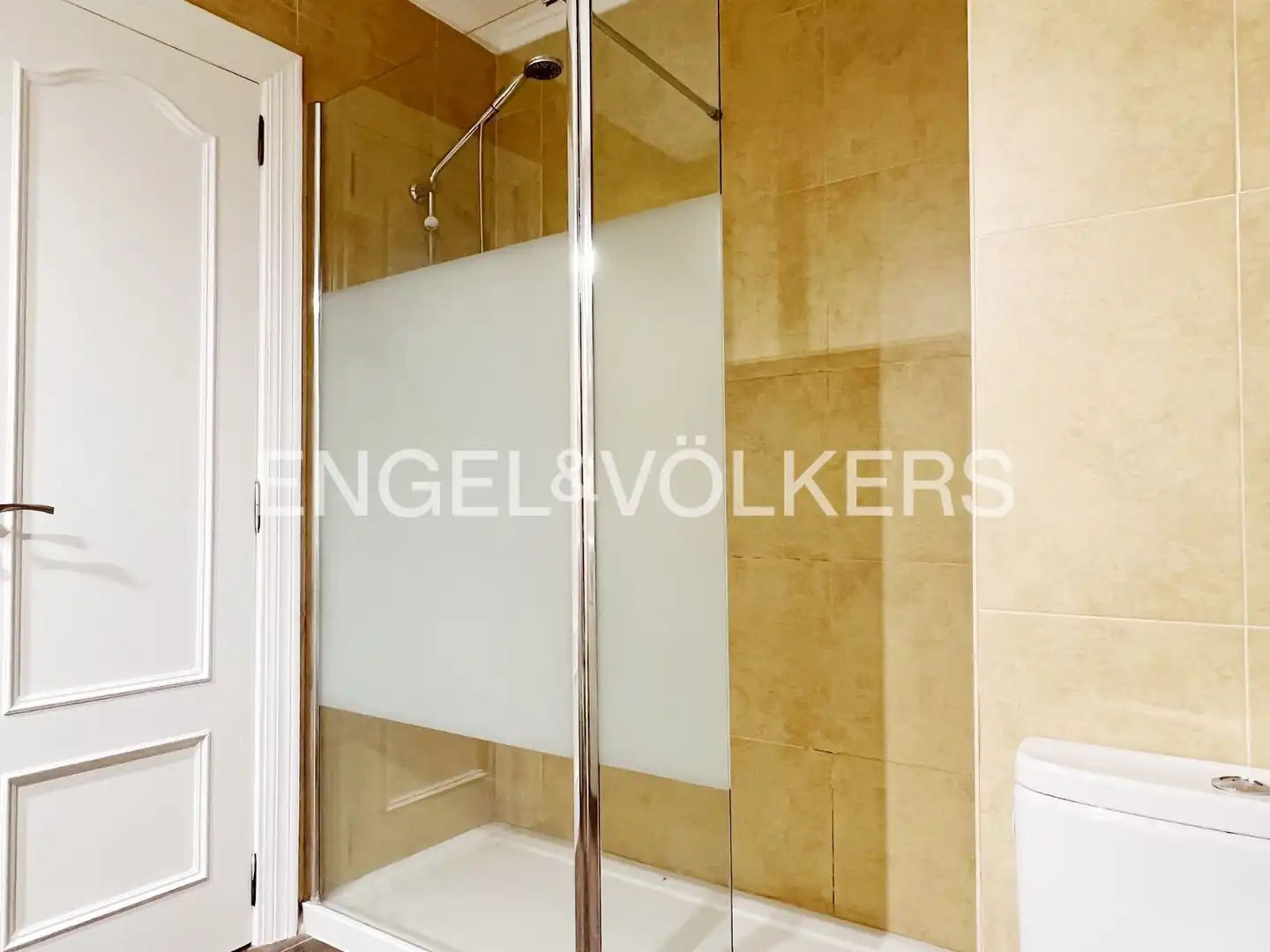 Baño de Piso de alquiler en Valencia con Calefacción