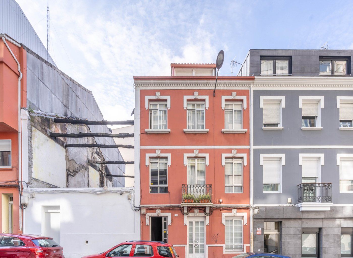 Exterior view of Building for sale in A Coruña Capital 