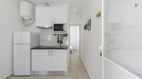 Foto 4 de Apartamento de alquiler en Zofio,  Madrid Capital