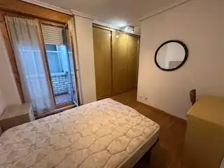 Schlafzimmer von Wohnungen zur Miete in León Capital  mit Heizung, Parkett und Terrasse
