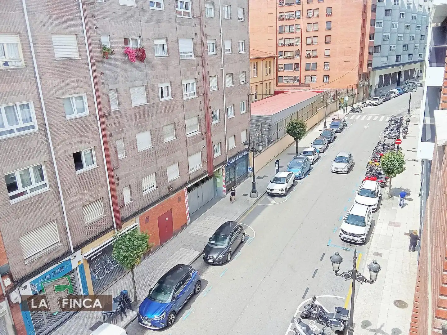 Vista exterior de Piso en venta en Oviedo  con Calefacción y Terraza