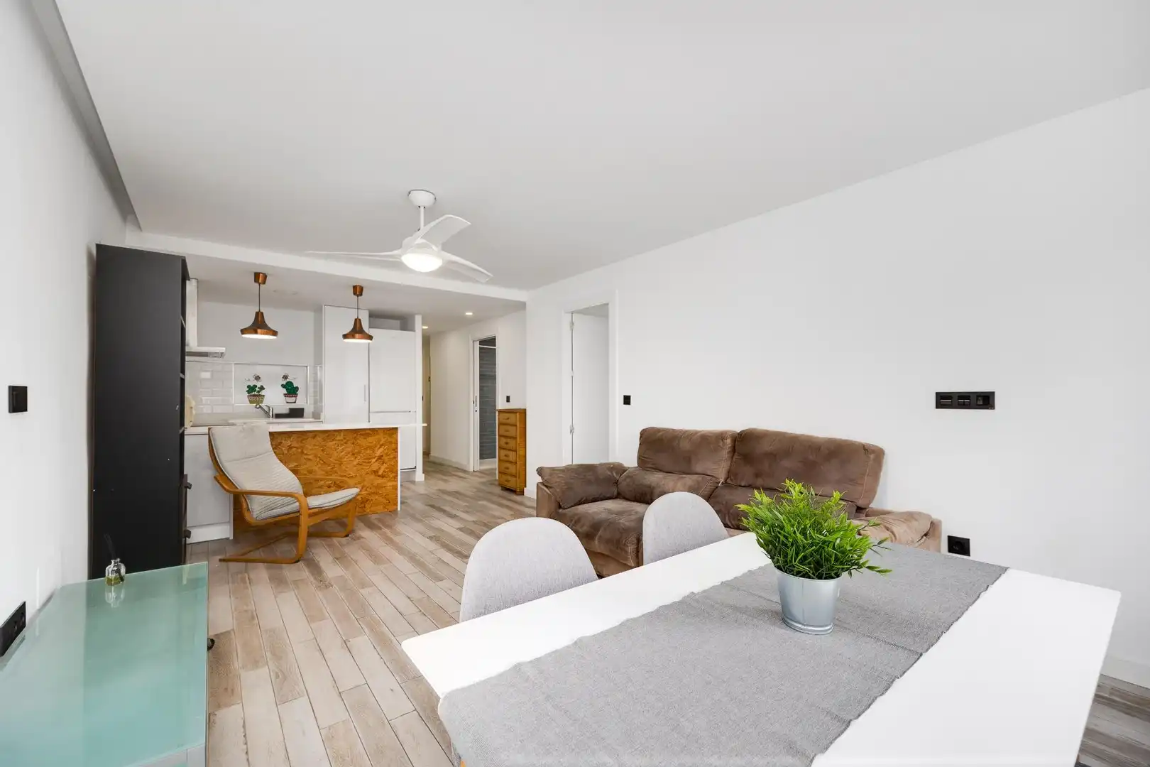 Sala d'estar de Apartament en venda en Torrevieja amb Terrassa, Traster i Piscina comunitària