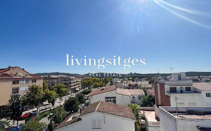 Vista exterior de Pis en venda en Sant Pere de Ribes amb Balcó