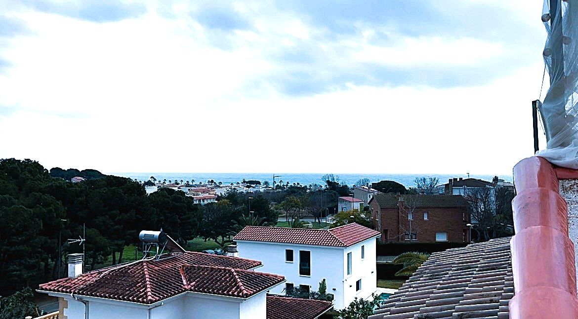 Vista exterior de Dúplex en venda en Cambrils amb Aire condicionat, Terrassa i Traster