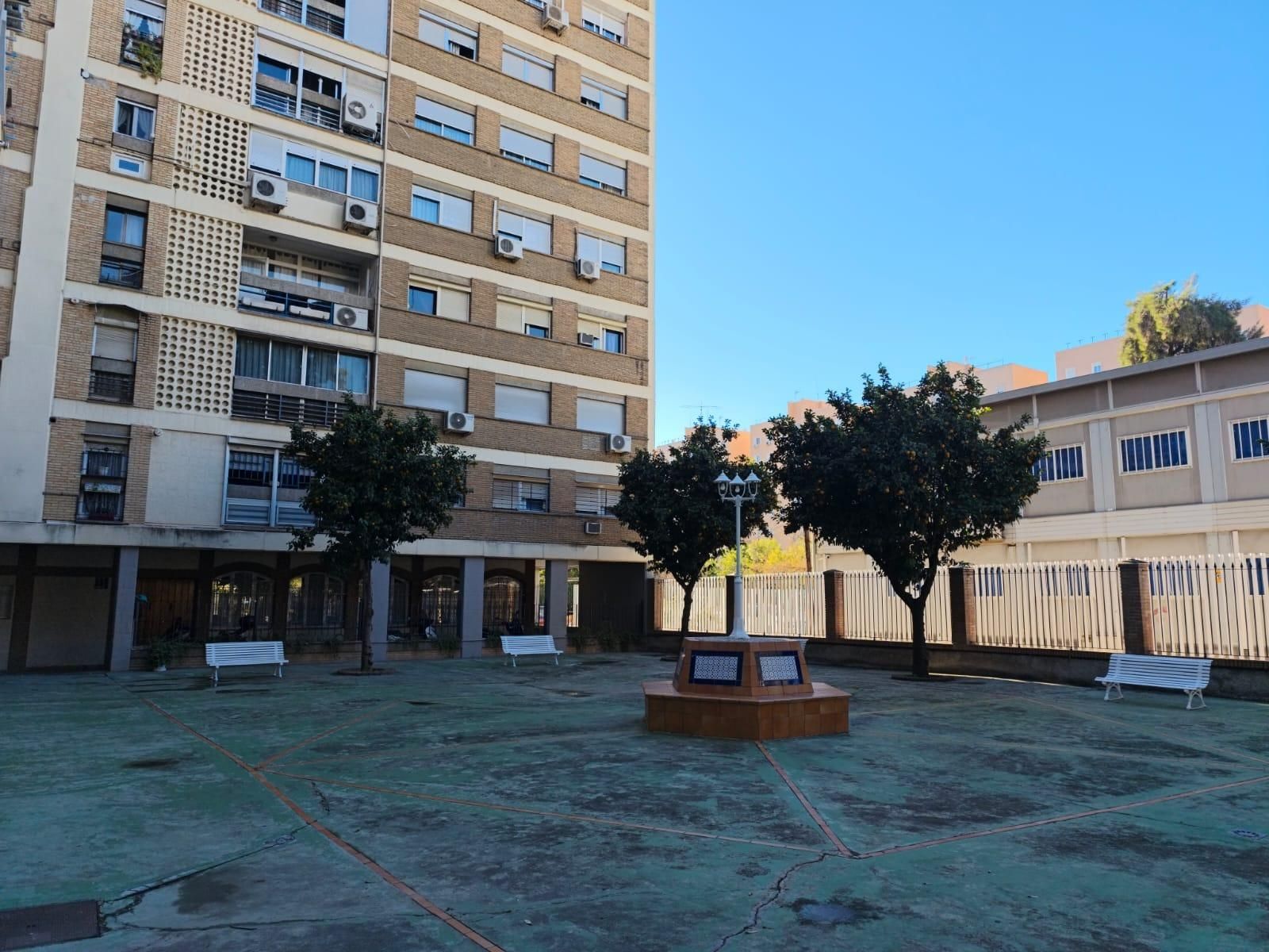 Pis en venda a  ALCALDE JUAN FERNANDEZ, El Plantinar – Avda. La Paz - El Juncal