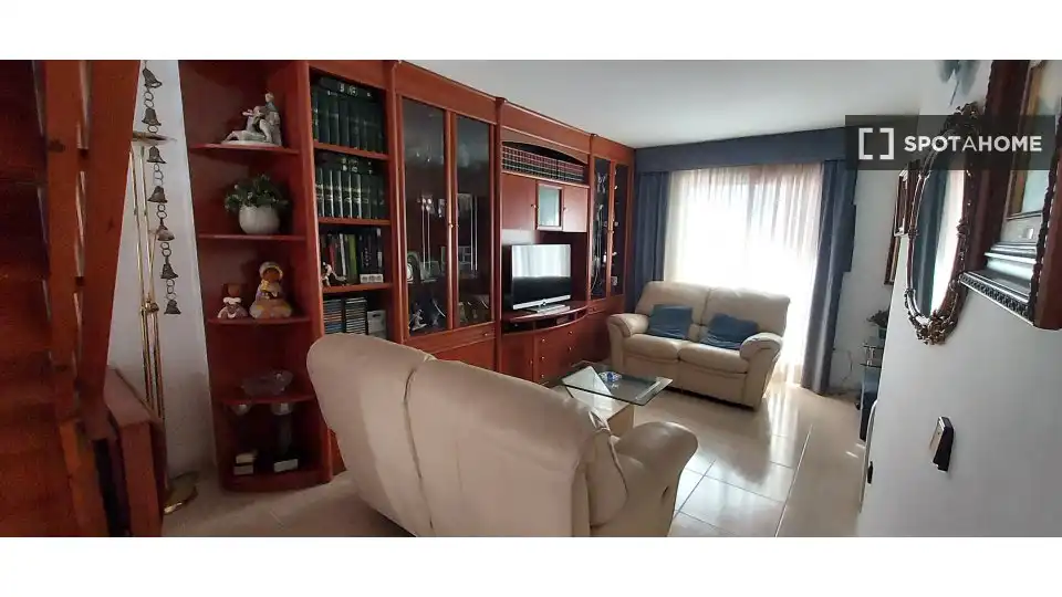 Wohnzimmer von Wohnung zur untervermieten in Sant Just Desvern mit Klimaanlage, Heizung und Terrasse