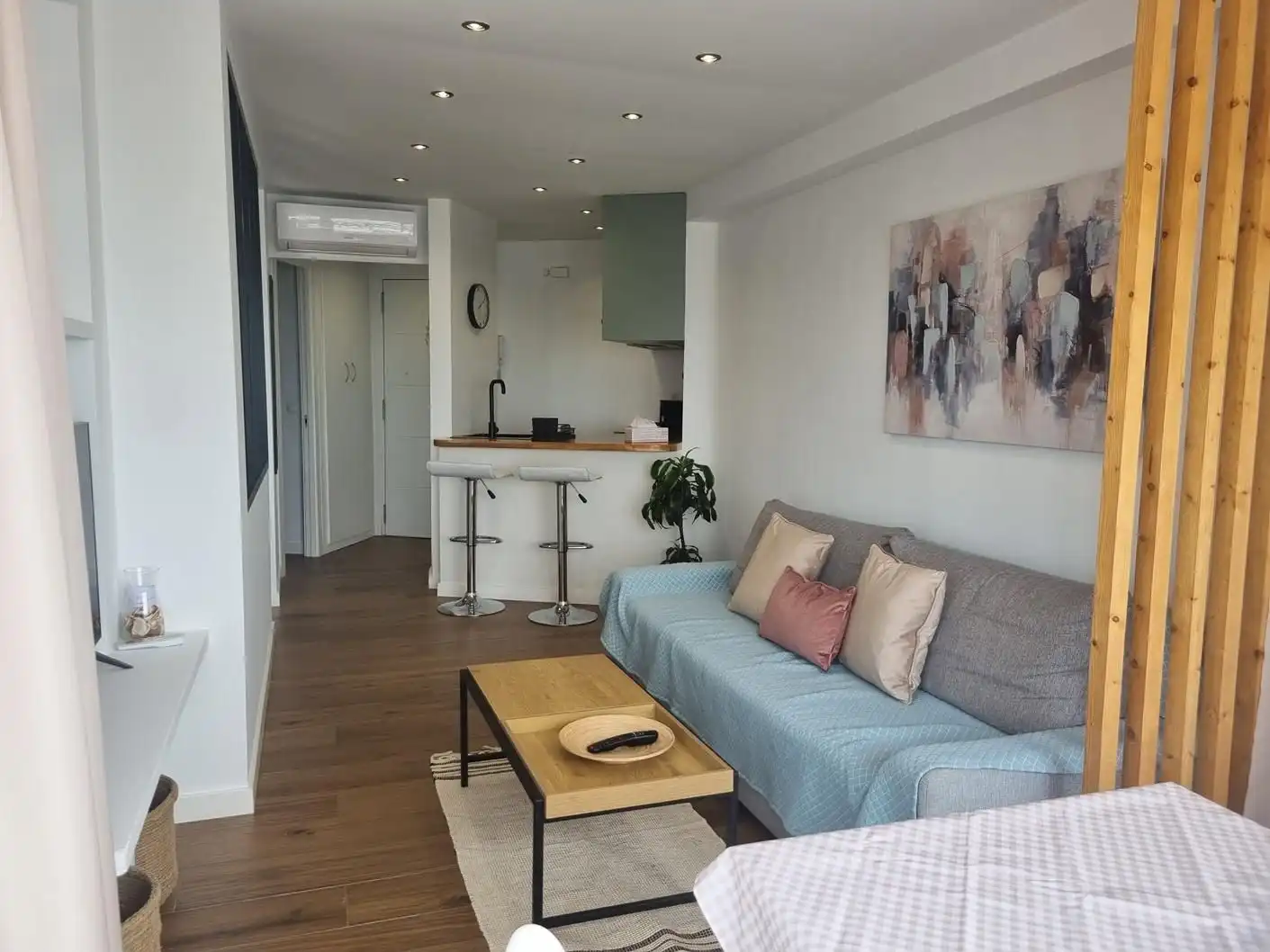 Sala d'estar de Estudi de lloguer en Algarrobo amb Aire condicionat, Calefacció i Terrassa