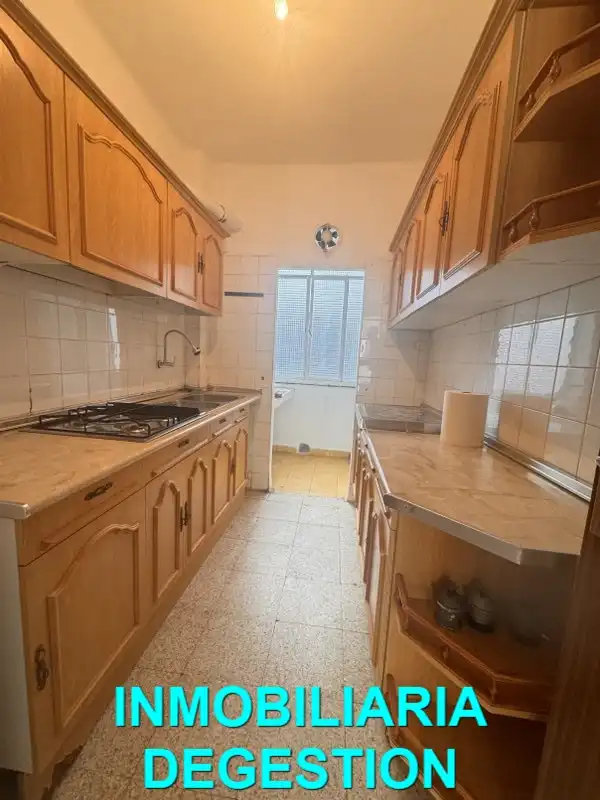 Flat for sale in Calle Murillo, Linarejos