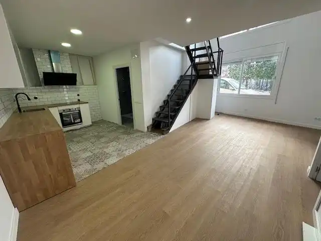 Maisonette zum Verkauf in Badalona mit Klimaanlage und Parkett