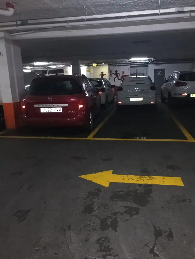 Parking de Garaje en venta en Barcelona con Alarma