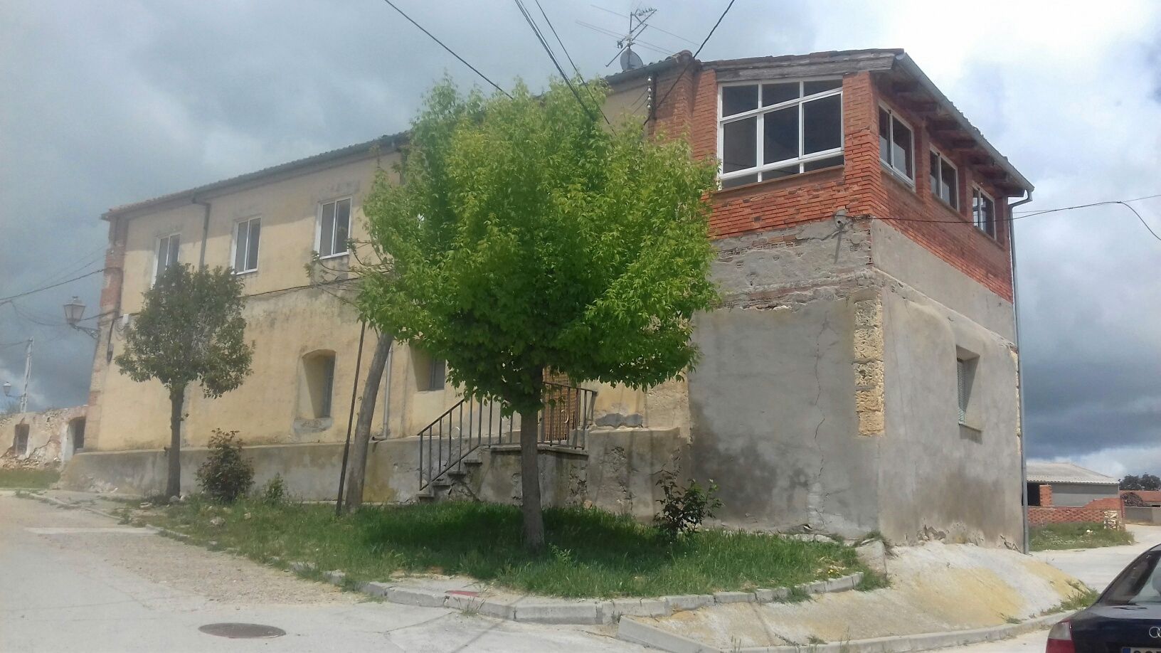 Exterior view of House or chalet for sale in Roda de Eresma  with Terrace, Storage room and Balcony