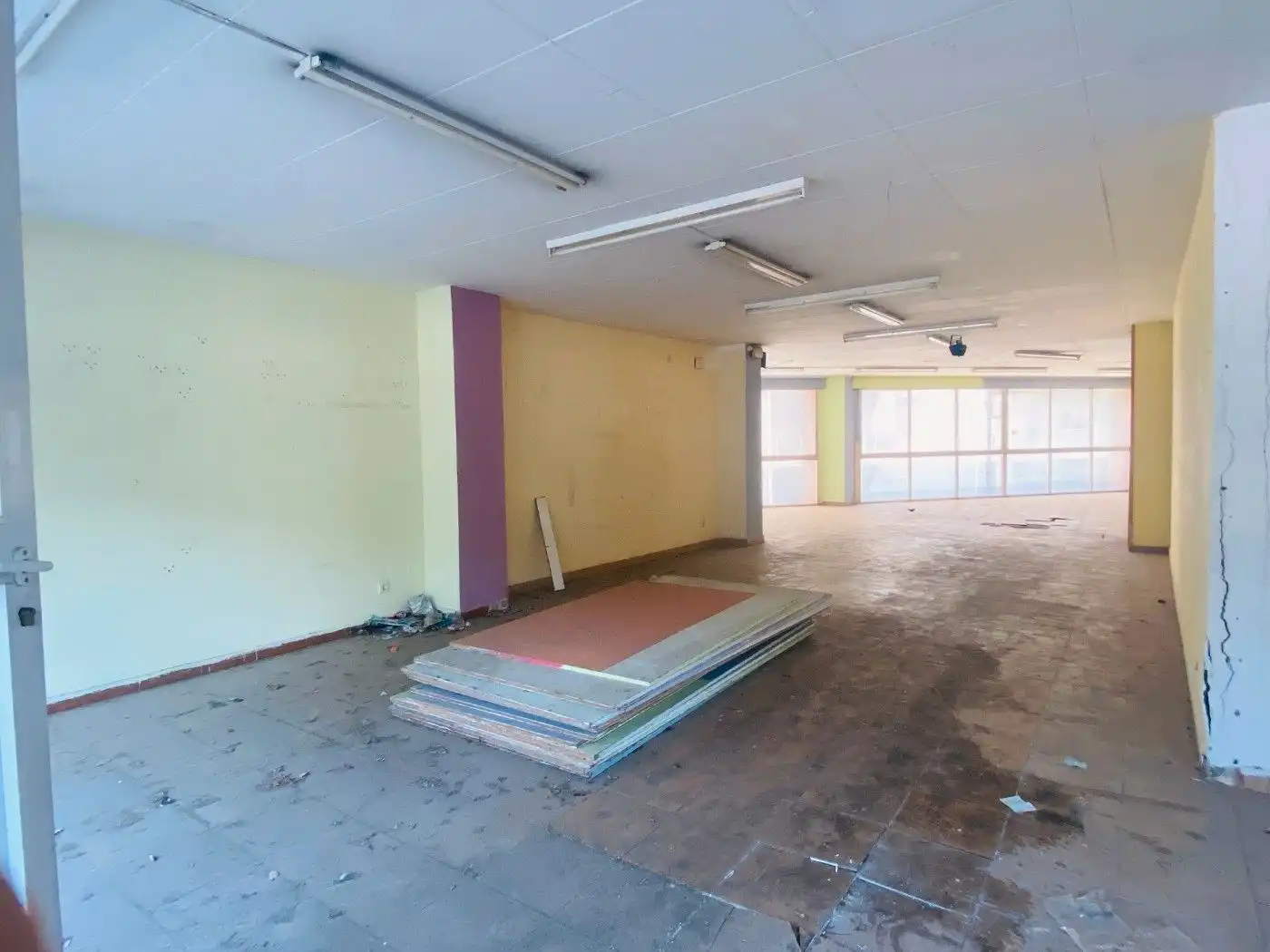 Local comercial de lloguer a Avinguda Marignane 7, imagen 6