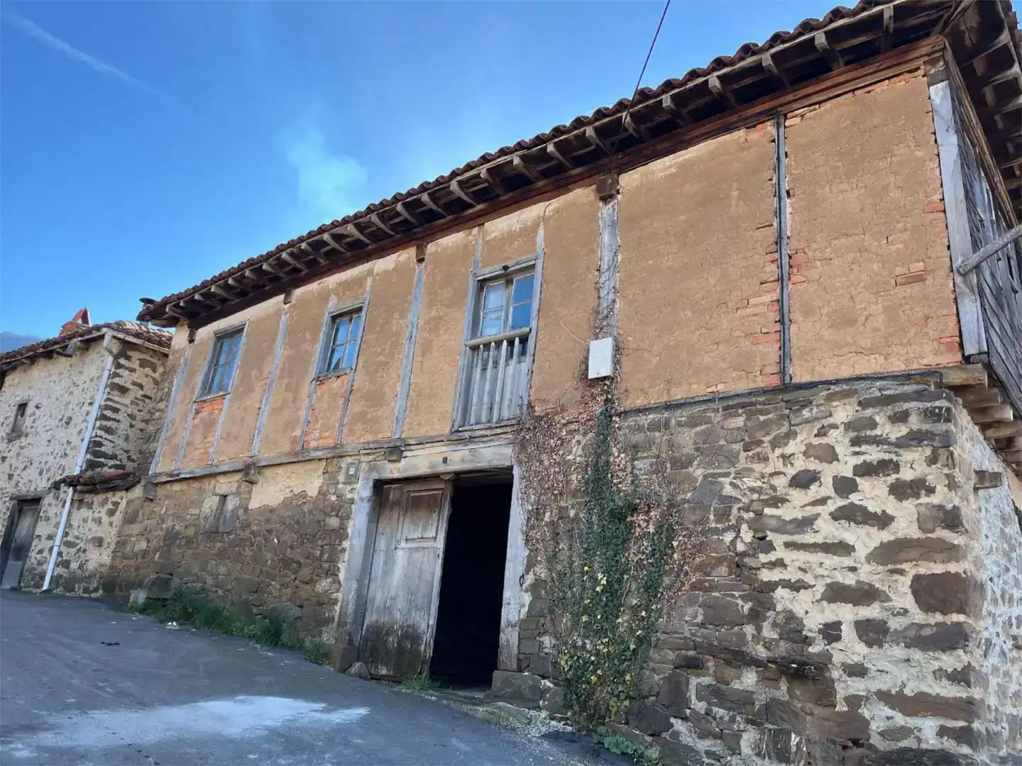 Vista exterior de Pis en venda en Cabezón de Liébana