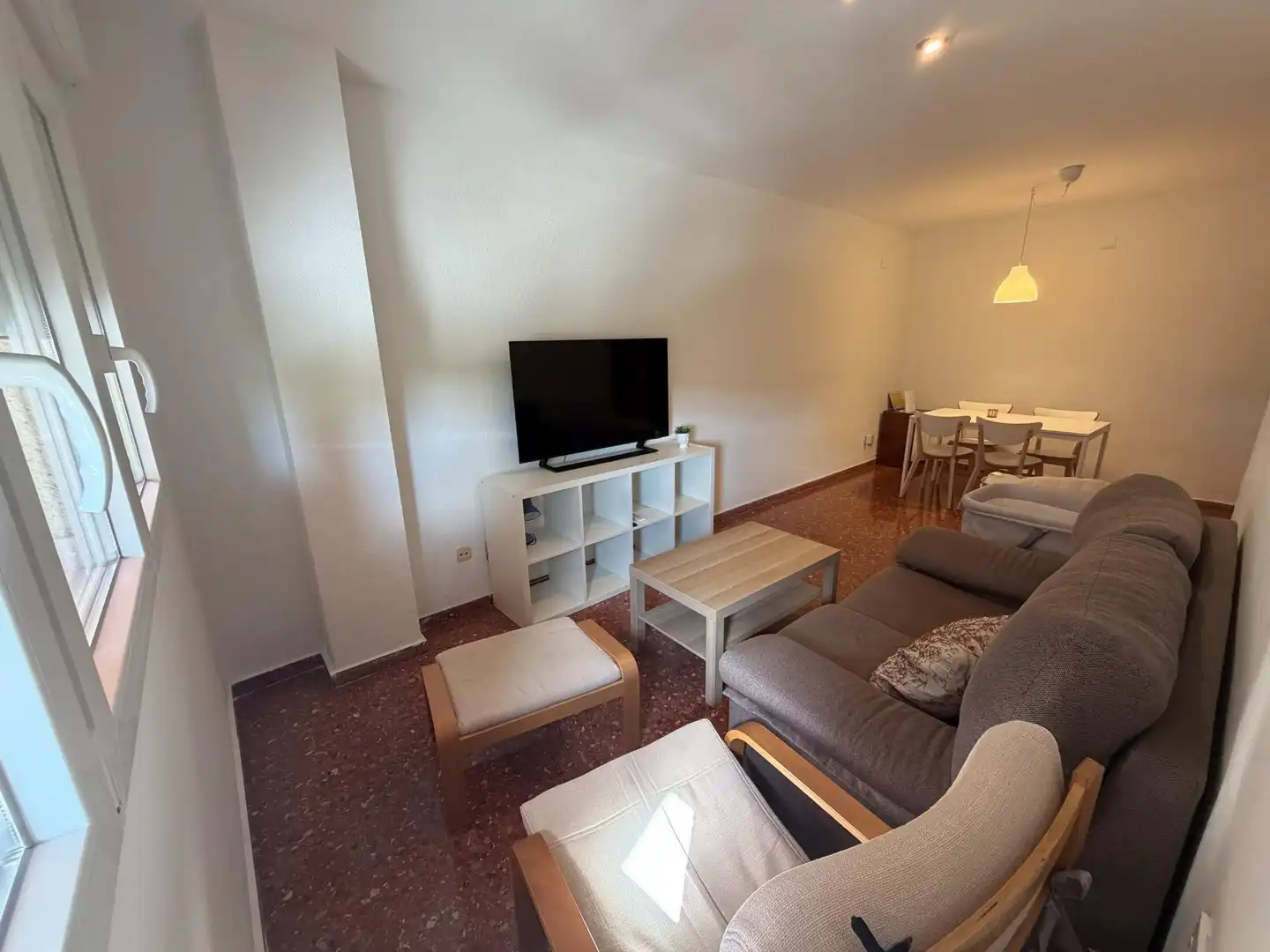 Sala de estar de Piso para compartir en Valencia con Aire acondicionado, Trastero y Amueblado