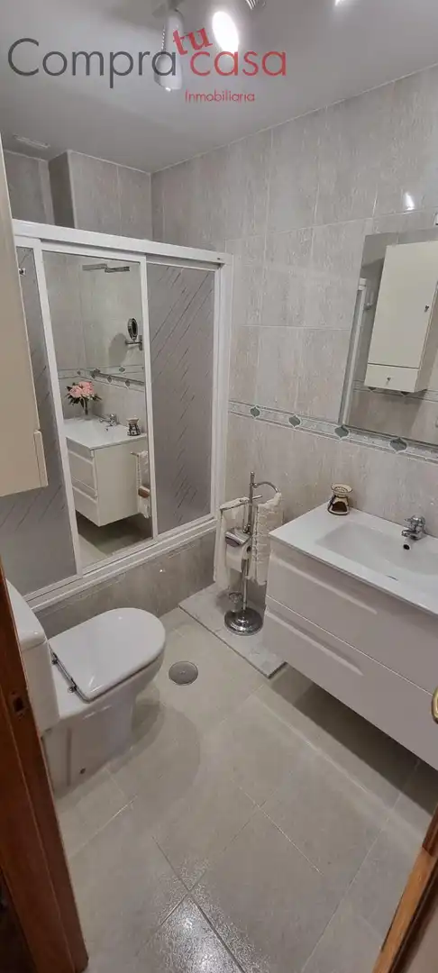 Bathroom of Flat for sale in Segovia  with Heating, Private garden and Parquet flooring