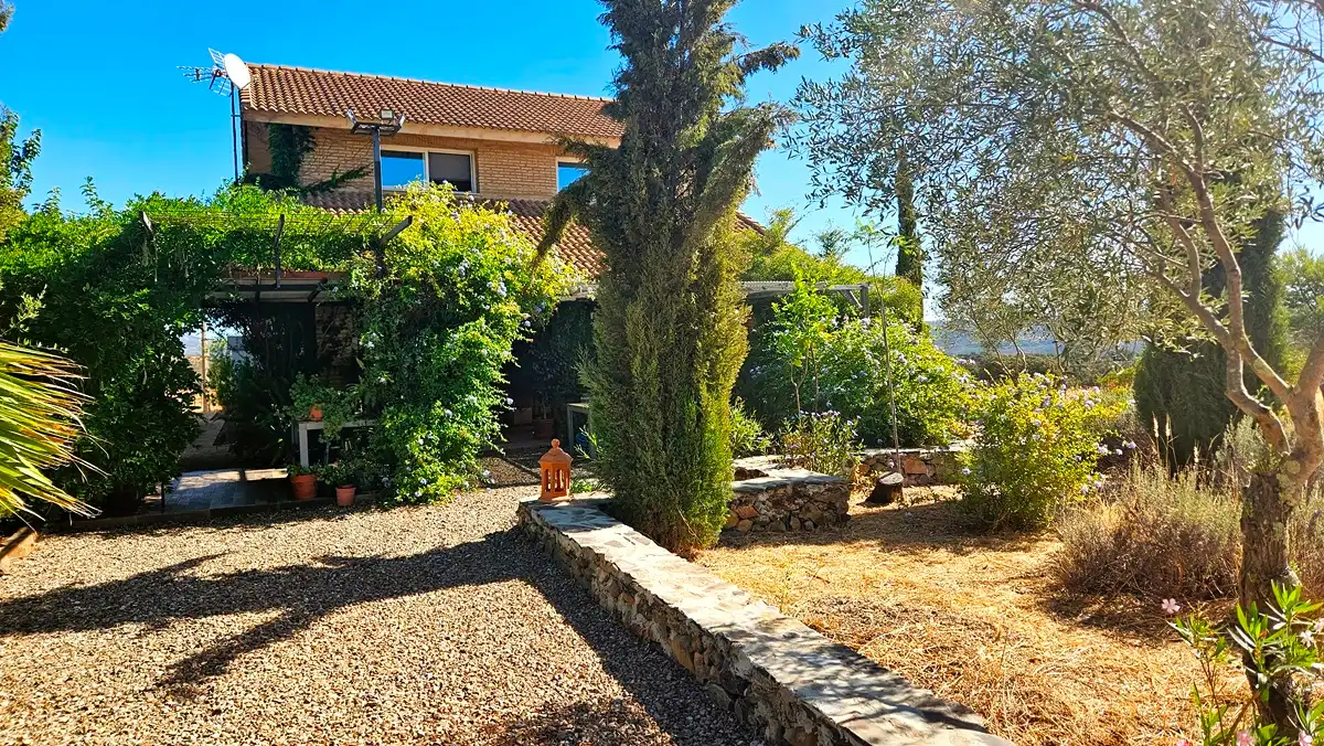 Exterior view of Houses for sale in El Madroño  with Air Conditioner and Private garden