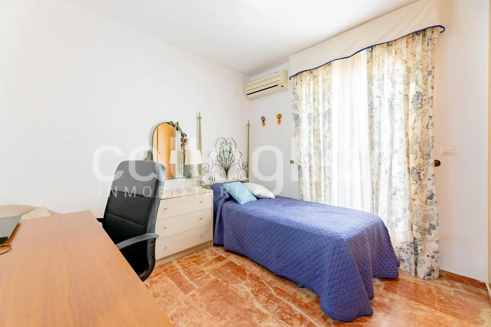 Schlafzimmer von Dachboden zum Verkauf in Valencia mit Klimaanlage, Heizung und Terrasse