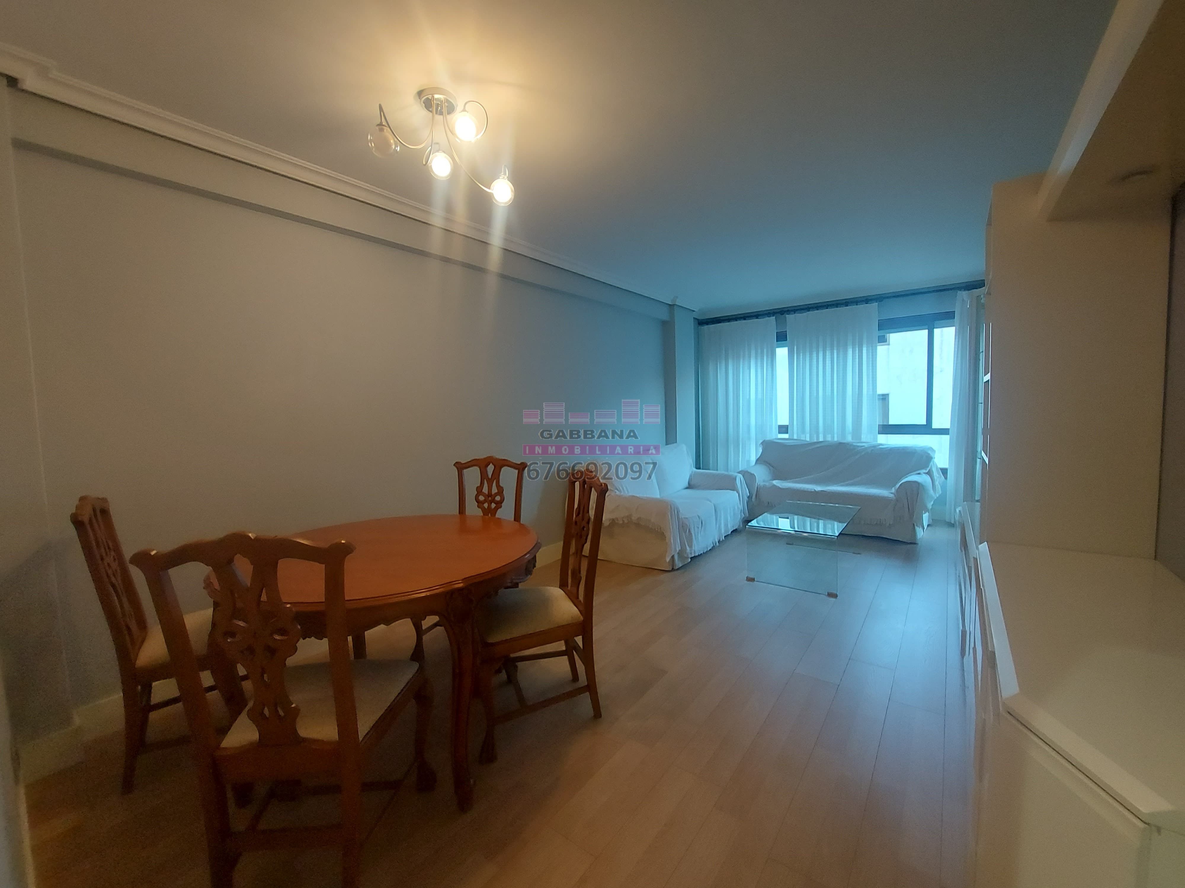 Living room of Flat to rent in Vigo   with Parquet flooring, Storage room and Furnished