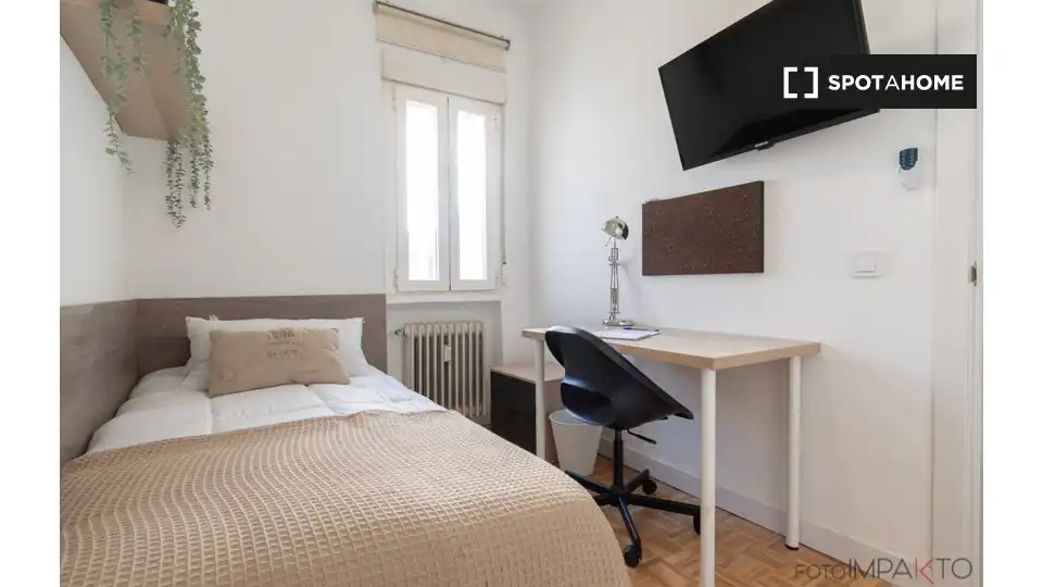 Habitación en Almenara -Ventilla
