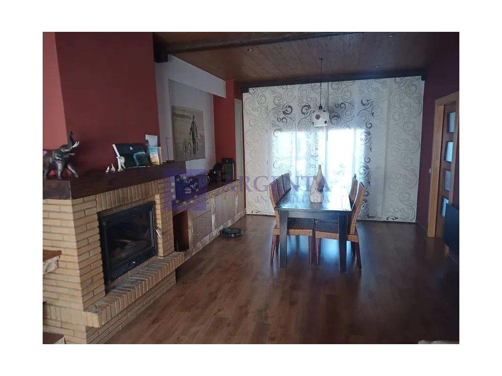 Single-family semi-detached to rent in N/A, Sierra de Fuentes