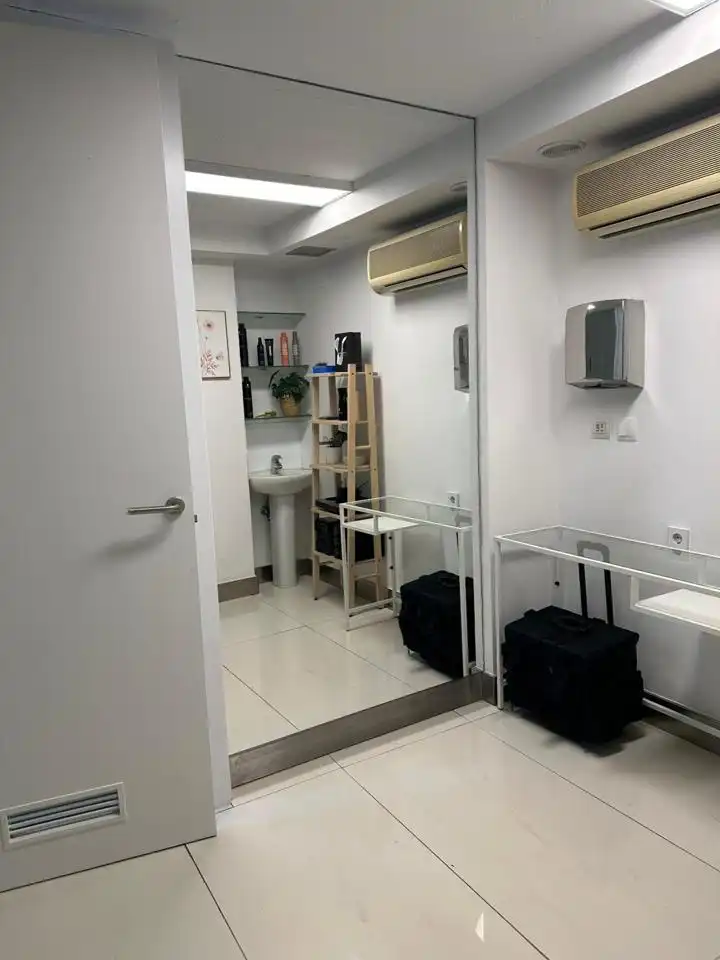 Local comercial de lloguer a Calle de González Tablas, imagen 11