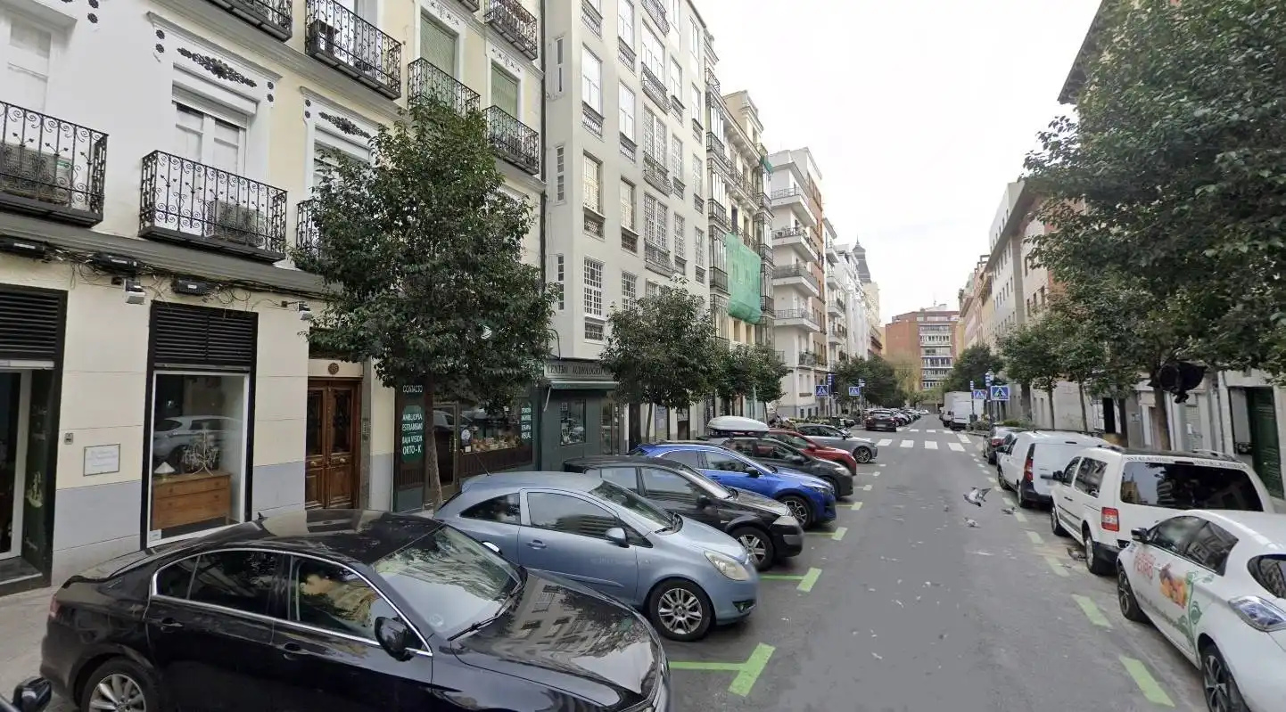 Vista exterior de Piso en venta en Madrid