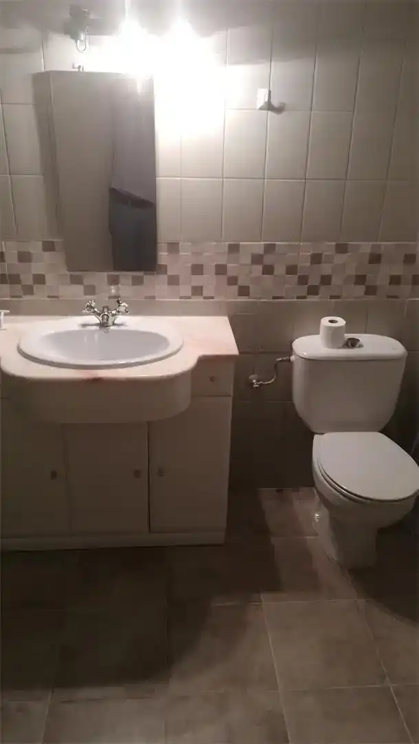 Badezimmer von Büro zum Verkauf in Bilbao 