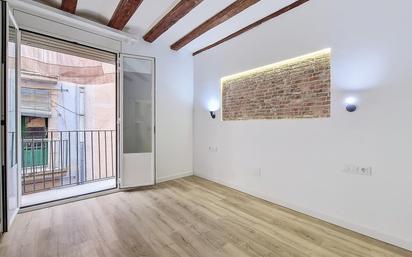 Flat for sale in  Barcelona Capital  with Air Conditioner and Balcony