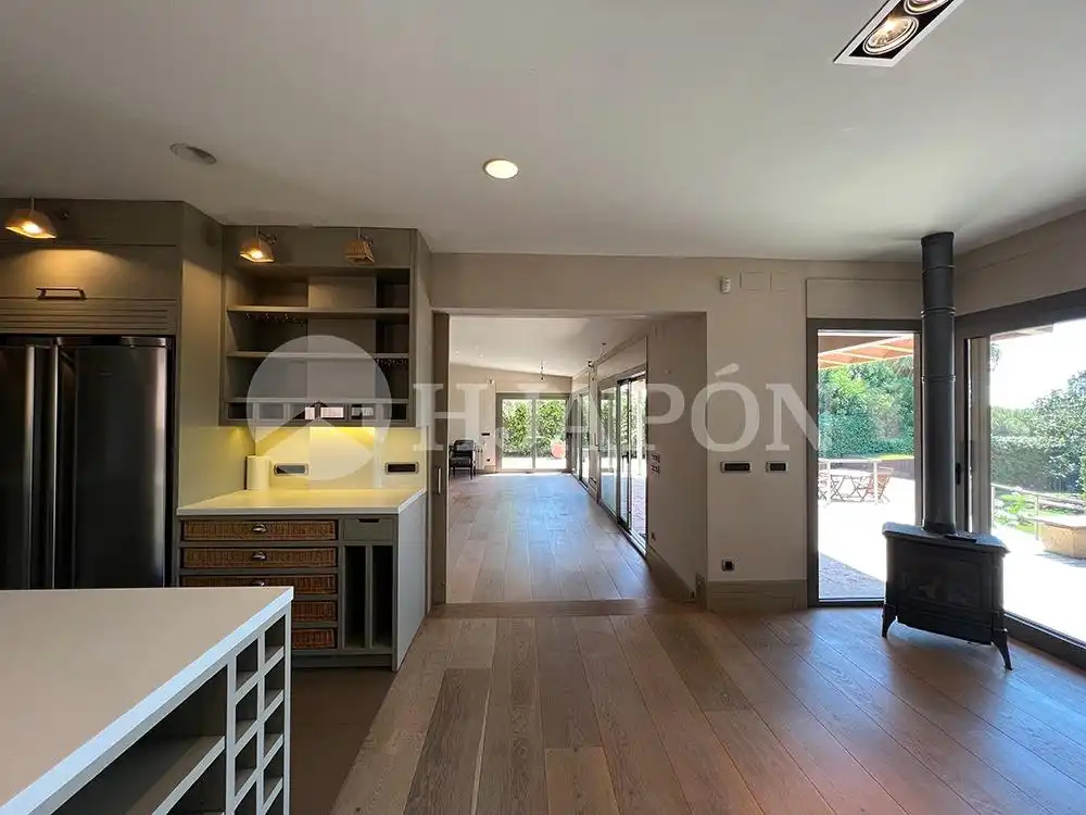 Cocina de Casa o chalet en venta en Alella con Aire acondicionado, Calefacción y Jardín privado
