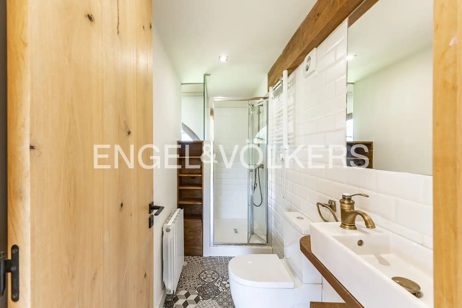 Badezimmer von Haus oder Chalet zum Verkauf in La Vall d'en Bas mit Heizung und Privatgarten