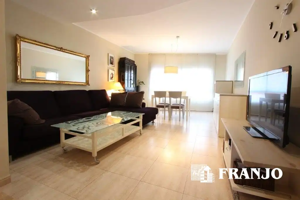 Vista exterior de Casa adosada en venta en Sabadell con Aire acondicionado, Calefacción y Jardín privado