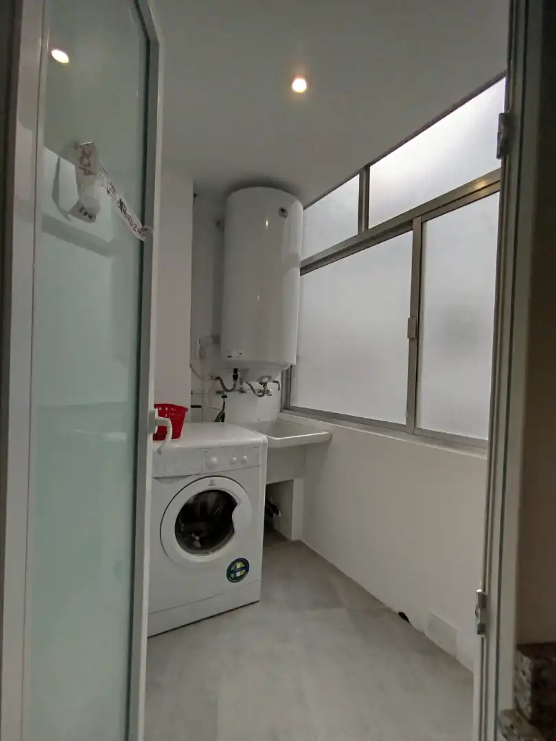 Baño de Piso de alquiler en A Coruña Capital  con Calefacción, Amueblado y Horno