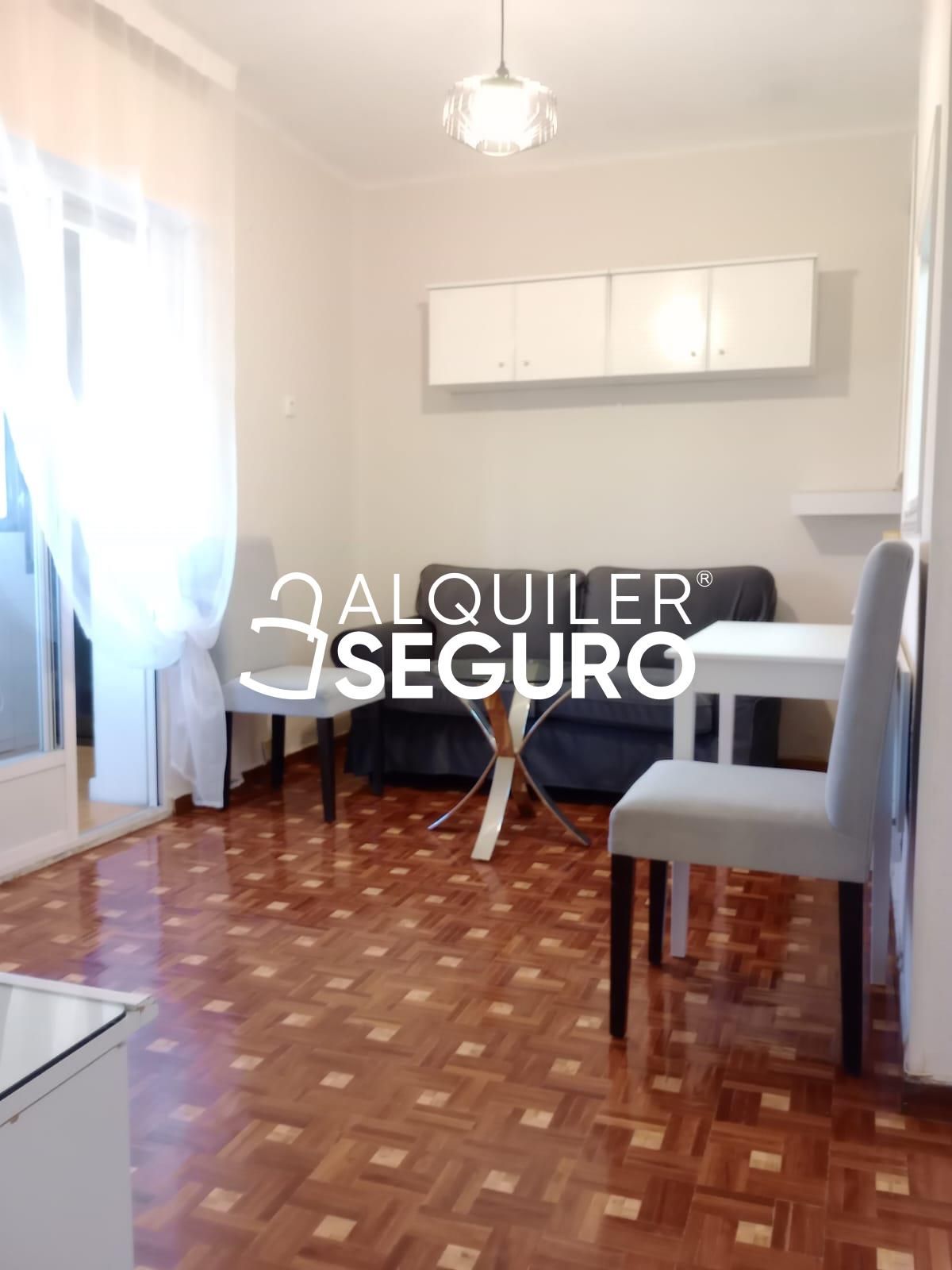 Living room of Flat to rent in  Madrid Capital  with Air Conditioner, Heating and Furnished