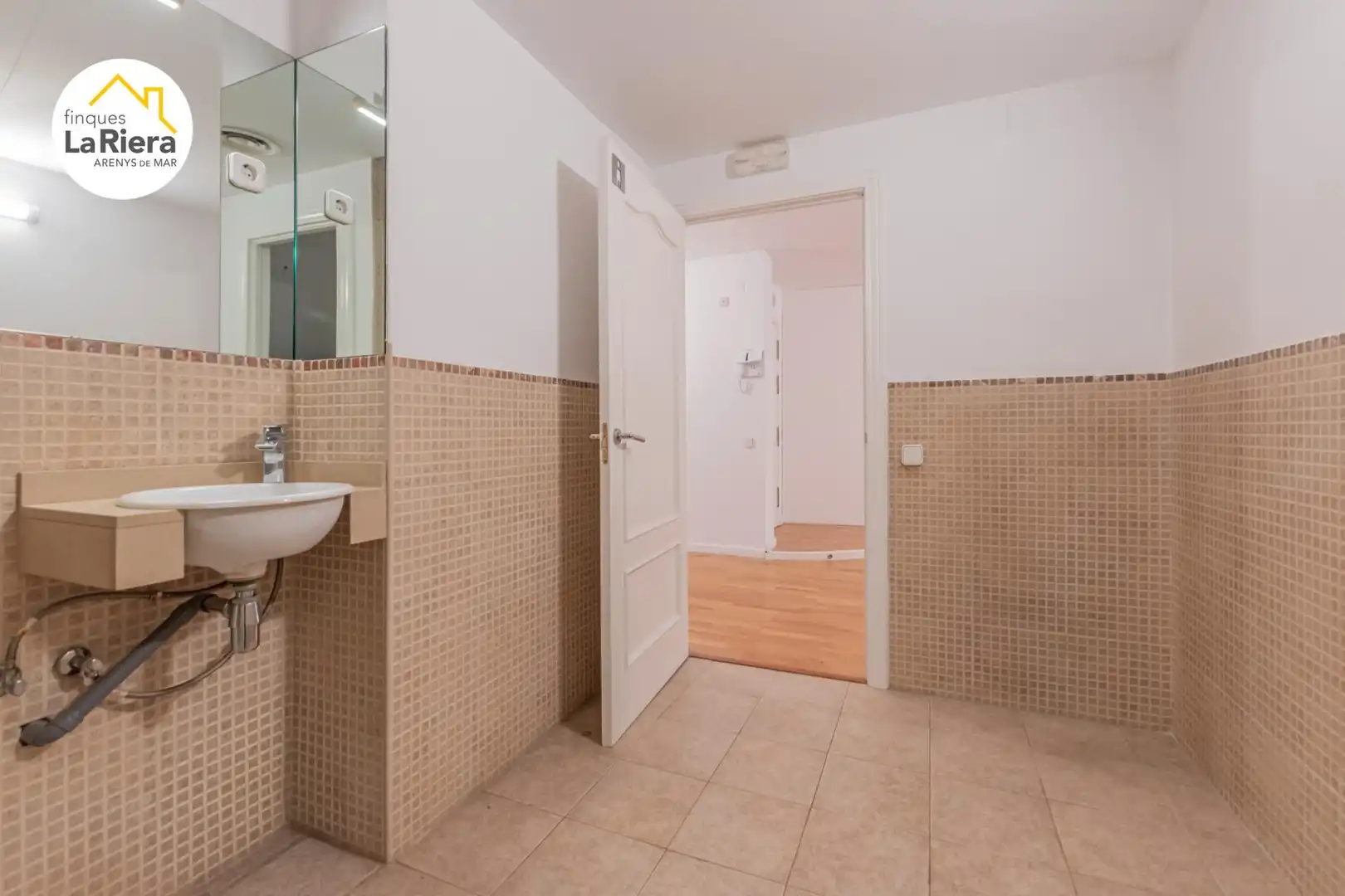 Badezimmer von Geschaftsraum zur Miete in Arenys de Mar