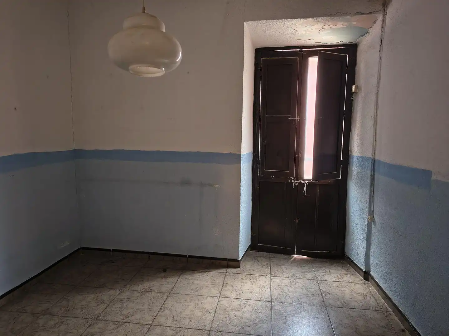 Casa aparellada en venda a Andújar, imagen 3