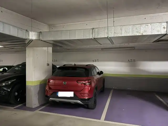Aparcament de Pis en venda en Burgos amb Calefacció i Moblat