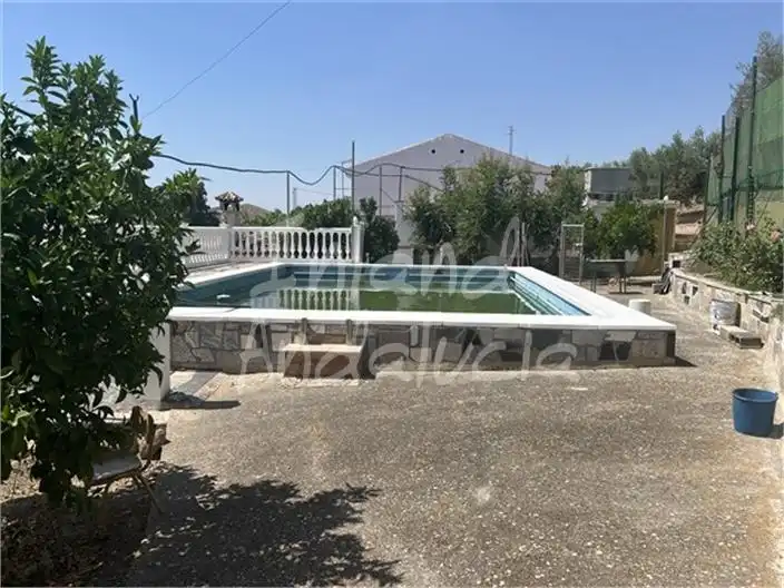 Casa rústica amb piscina en venda a Alcaudete