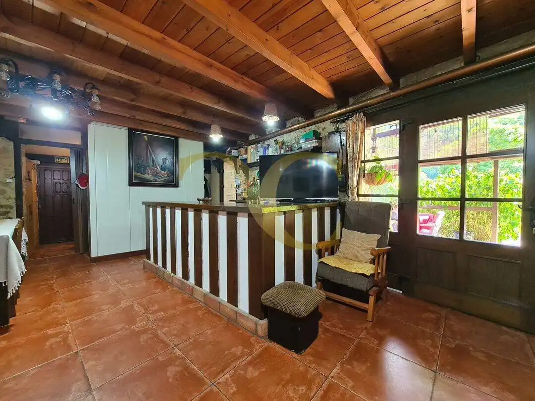 Cuina de Casa o xalet en venda en Peñamellera Alta amb Calefacció, Jardí privat i Terrassa
