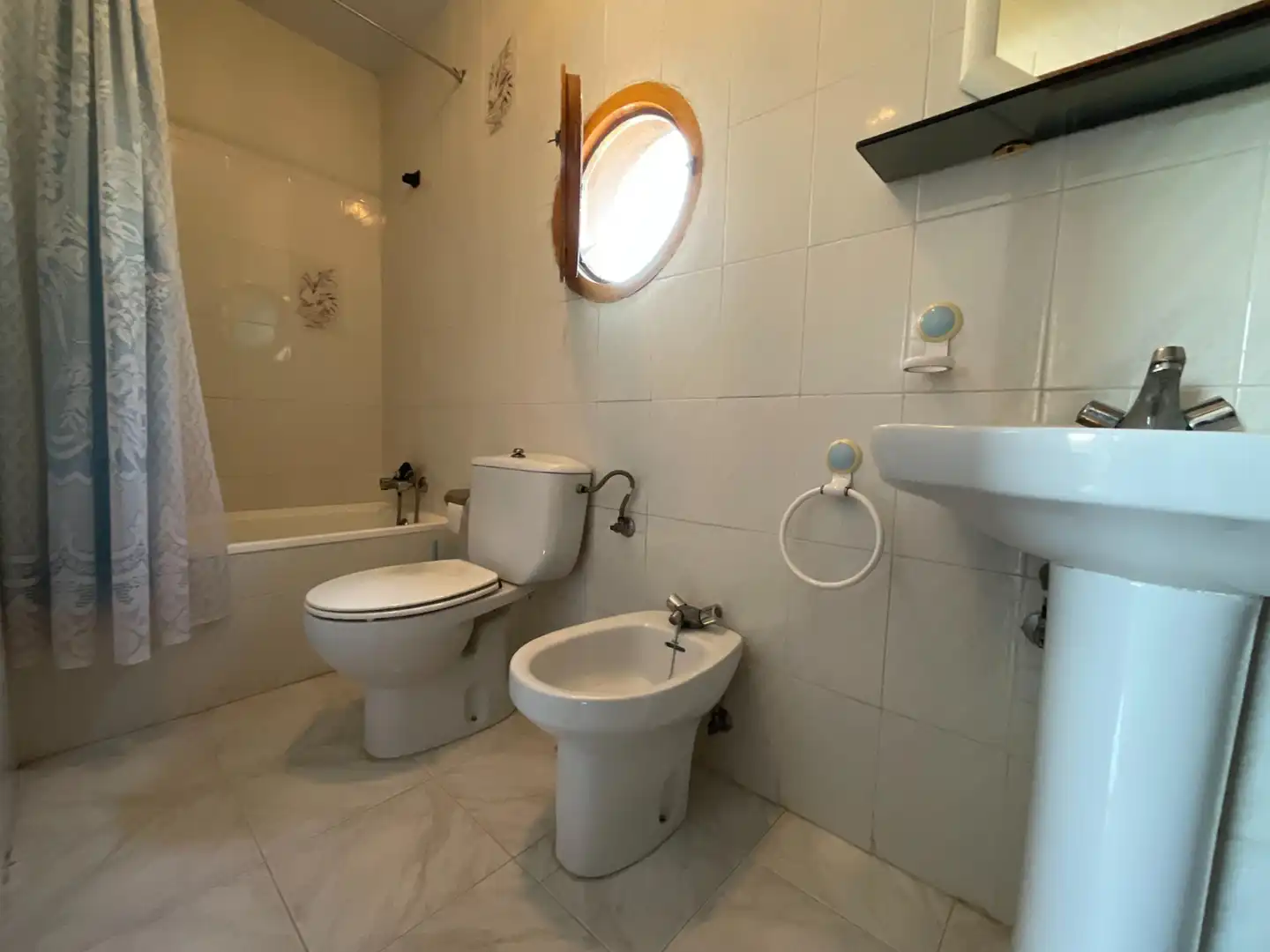 Bathroom of Houses for sale in El Viso de San Juan  with Air Conditioner, Heating and Private garden